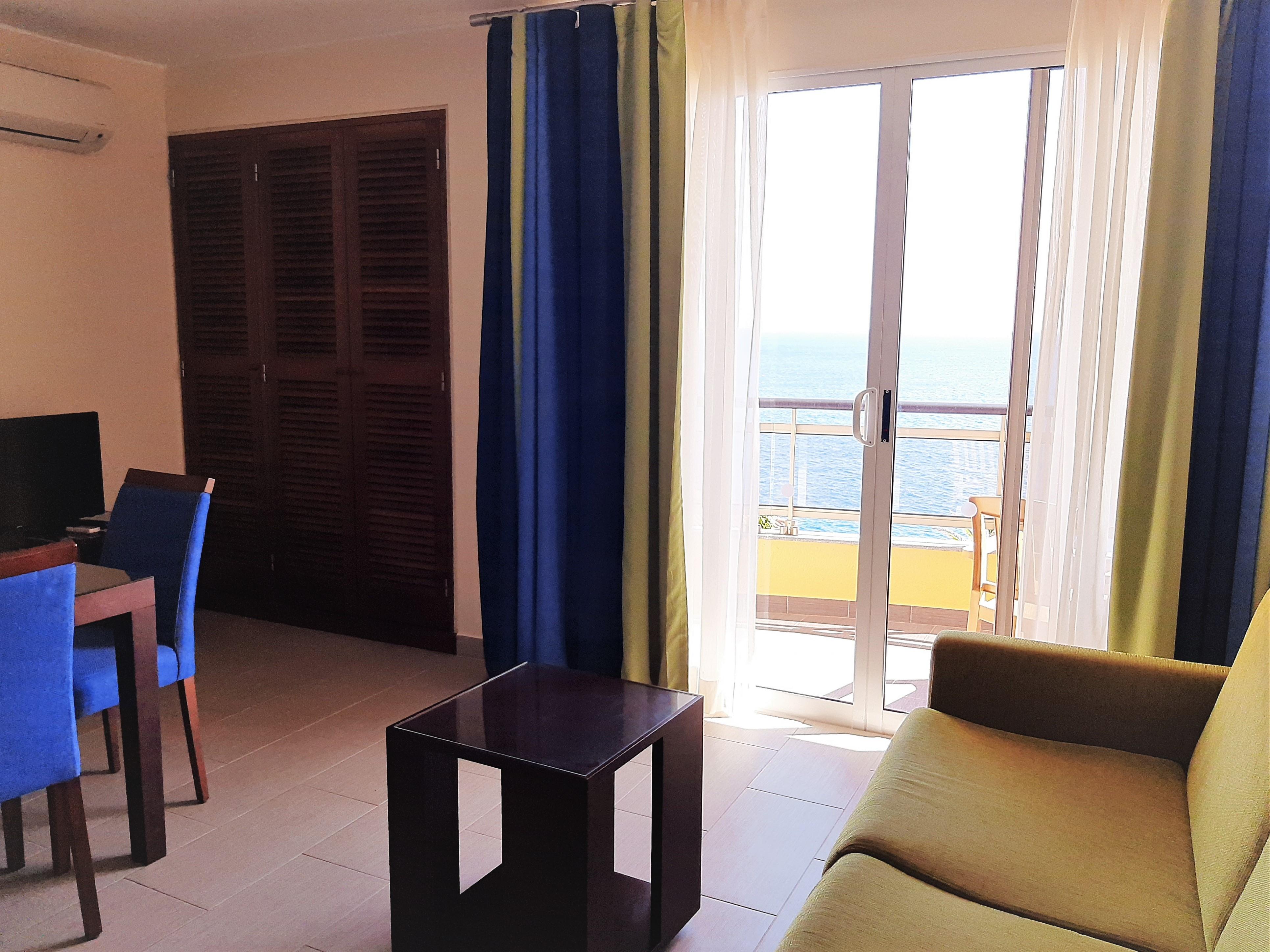 Hotel Cais Da Oliveira Canico  Exterior photo