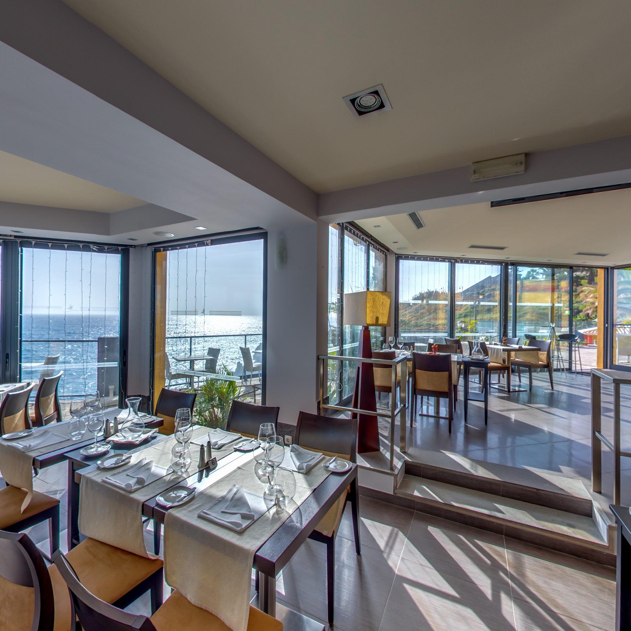 Hotel Cais Da Oliveira Canico  Exterior photo
