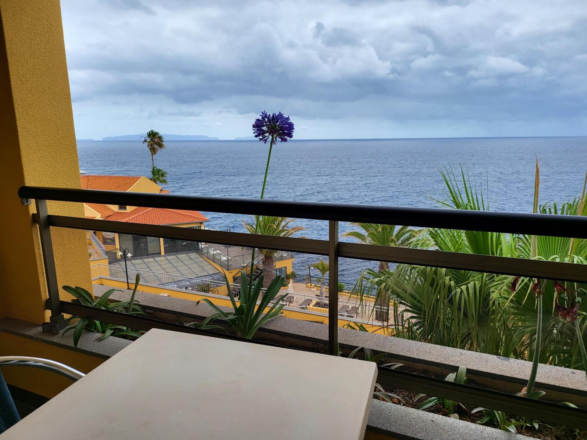 Hotel Cais Da Oliveira Canico  Exterior photo