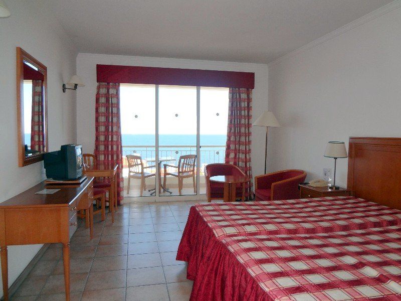 Hotel Cais Da Oliveira Canico  Exterior photo